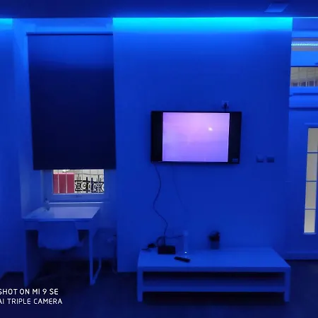 Parliament Studio Apartment *